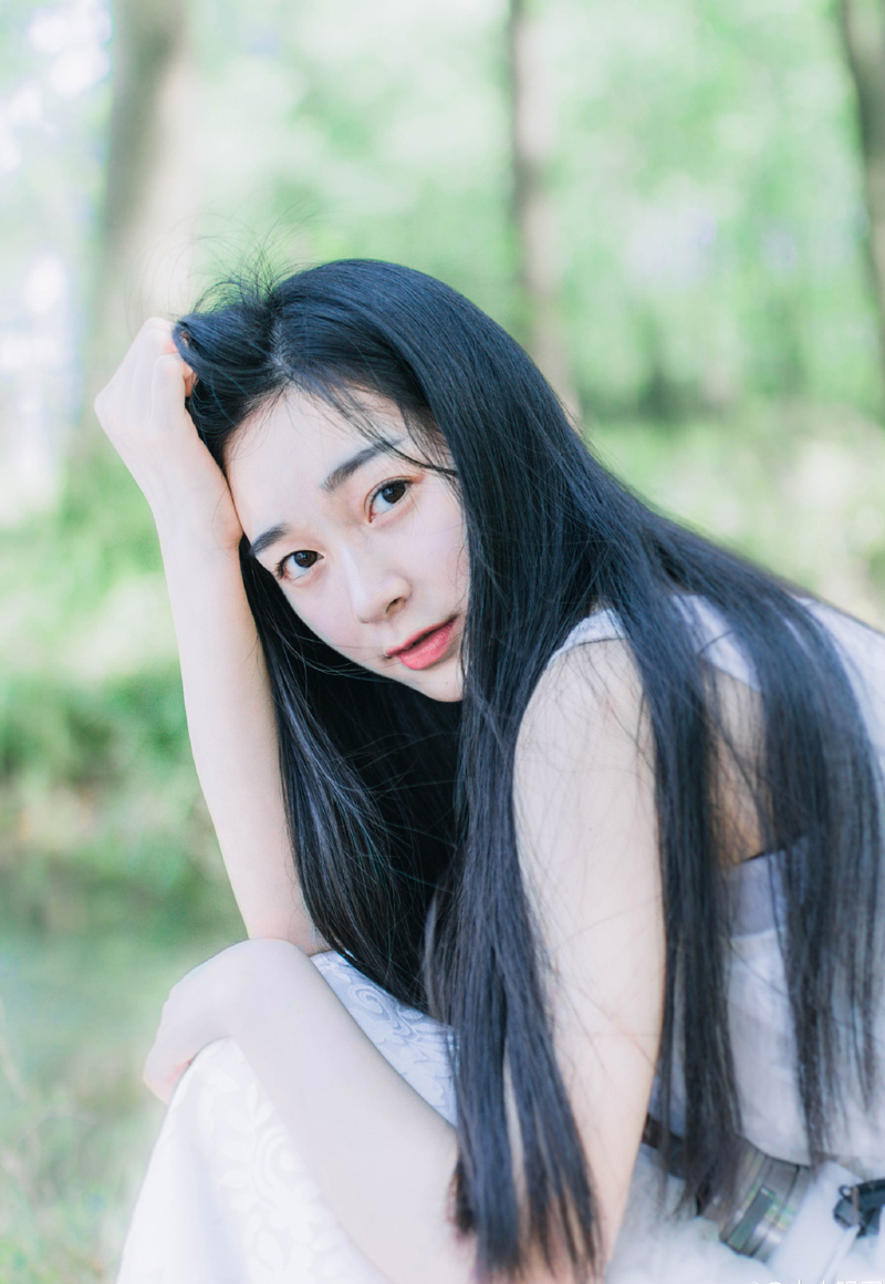 刘璝回来，让张任松了口气，现在，他需要刘璝给他带来一个好消息来振奋人心，来消弭这些不利的言论，只是当张任看到刘璝的那一瞬间，心中便没来由的一沉，刘璝的脸色很难看，难看到张任突然有种制止刘璝说话的冲动。